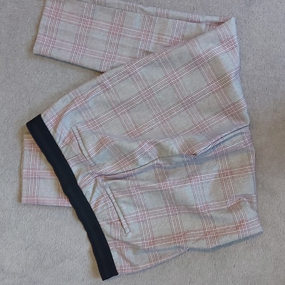 Le Chateau Ankle Pants - Picture 4 of 4